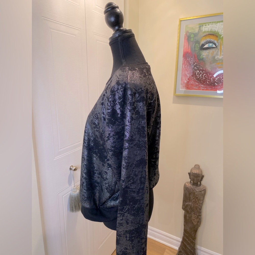 ❌SOLD❌ Forever21+ black & sparkling silver patterned sweatshirt 🖤🩶 - Picture 3 of 8